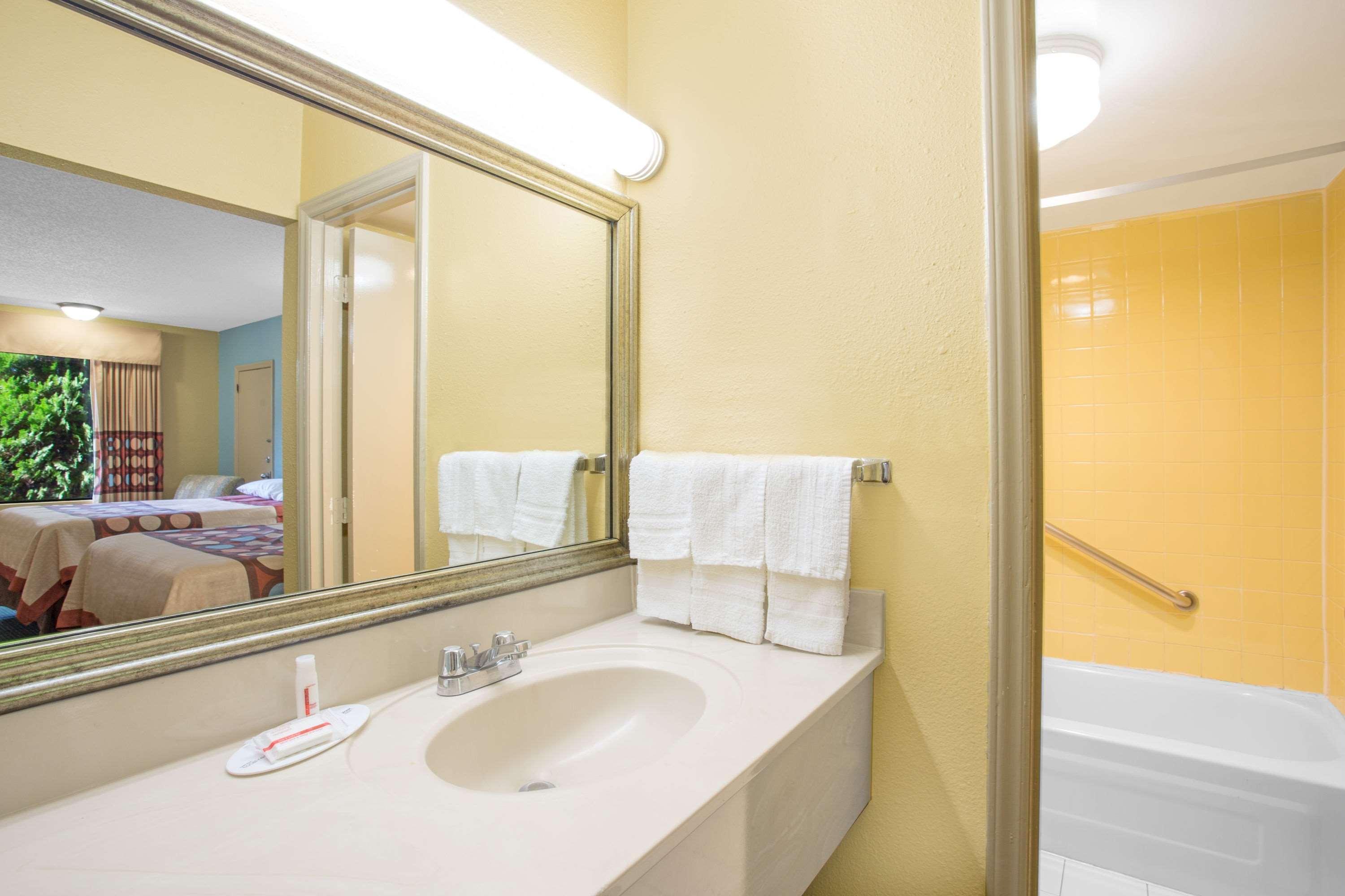 Motel Super 8 By Wyndham Dunn Extérieur photo