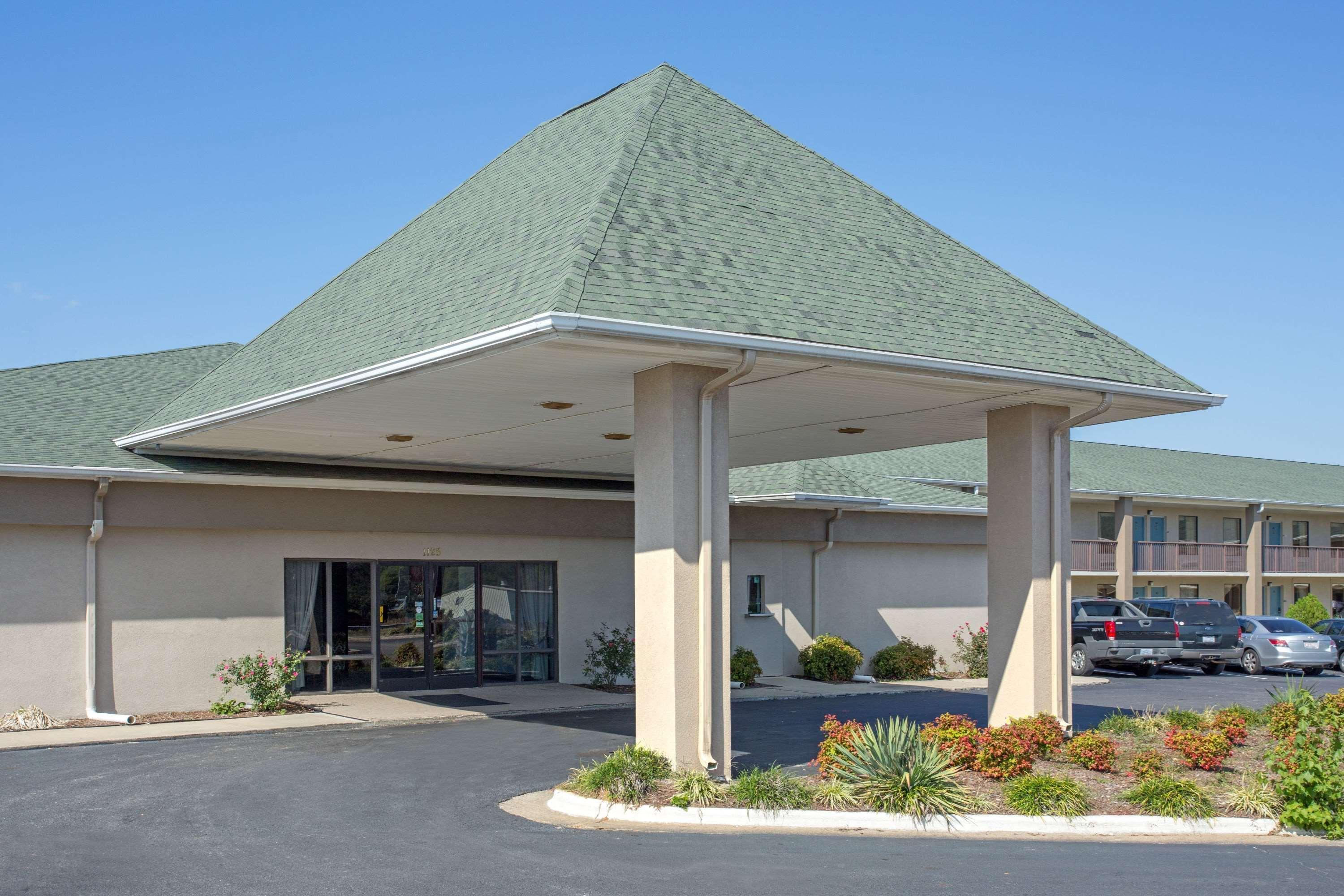 Motel Super 8 By Wyndham Dunn Extérieur photo